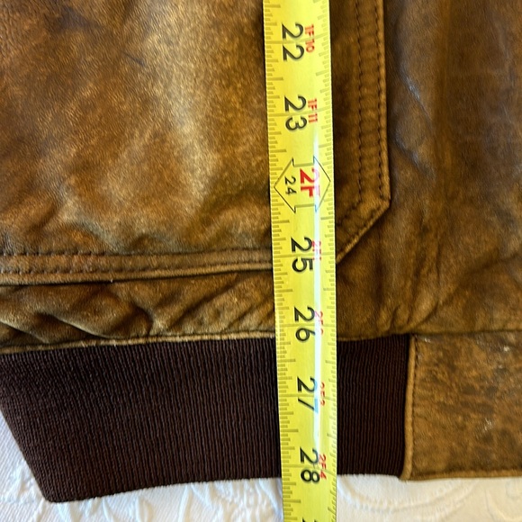 Vintage 90’s Banana Republic Brown Leather Bomber Jacket Size 44L SOFT! - Picture 3 of 14